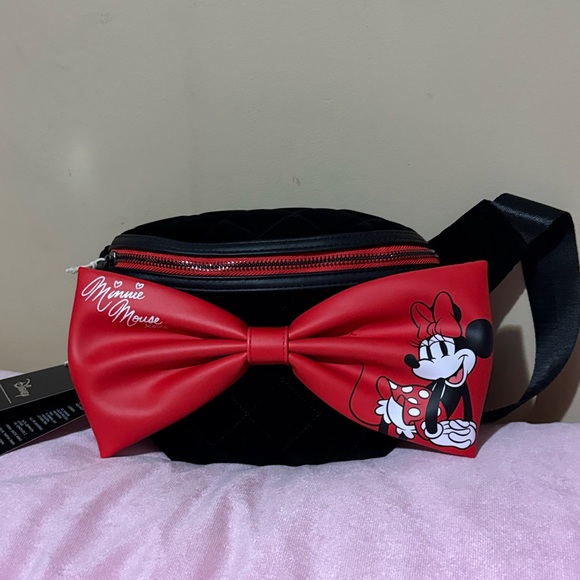 Sale! Loungefly Disney Minnie Mouse velvet Red Bow Fanny Pack new with tags - Picture 1 of 3